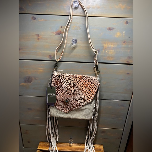 Smokey Conceal Carry Cowhide Crossbody - Picture 2 of 5